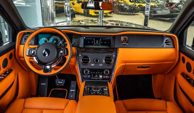 
								Rolls Royce Cullinan full									