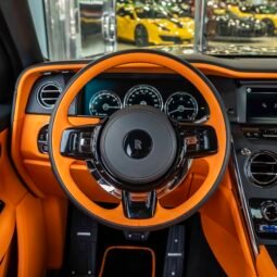 
										Rolls Royce Cullinan full									