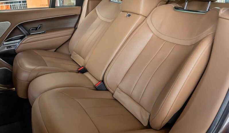 
								Range Rover full									