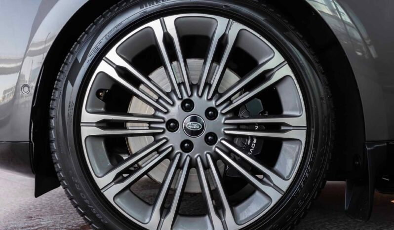 
								Range Rover full									