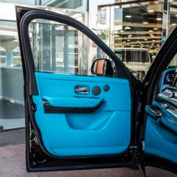 
										Rolls Royce Cullinan full									