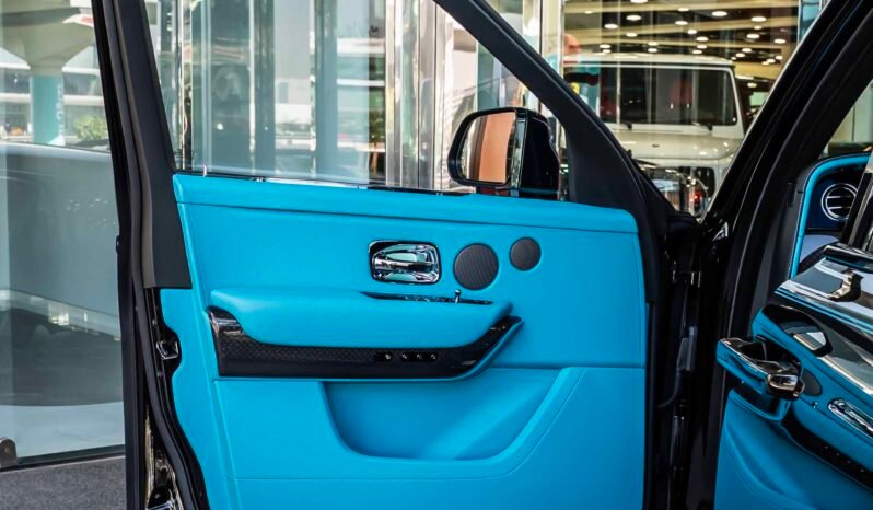 
								Rolls Royce Cullinan full									