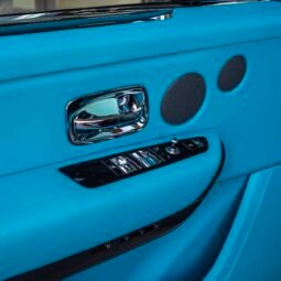
										Rolls Royce Cullinan full									