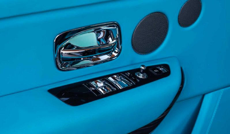 
								Rolls Royce Cullinan full									