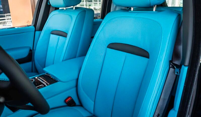 
								Rolls Royce Cullinan full									