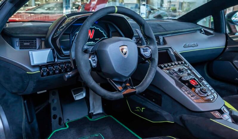 
								Lamborghini Aventador full									