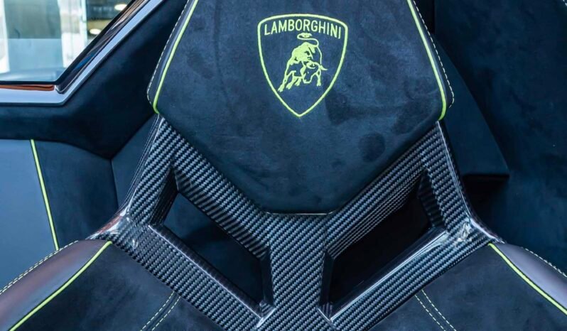 
								Lamborghini Aventador full									