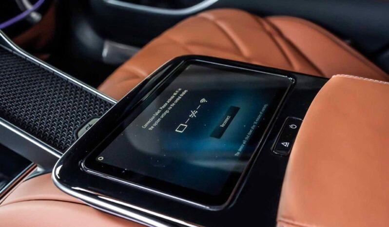 
								Mercedes Maybach S680 full									