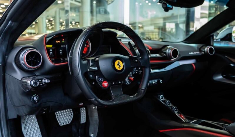 
								Ferrari 812 Superfast full									