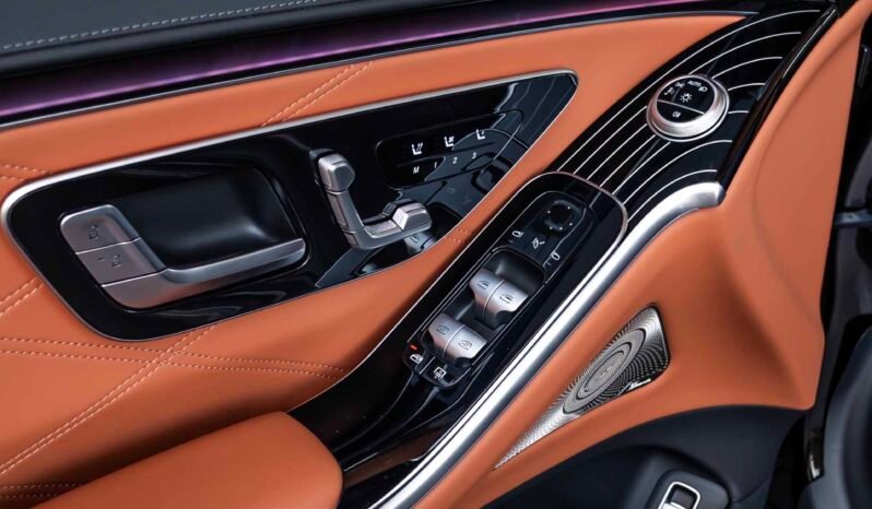 
								Mercedes Maybach S680 full									
