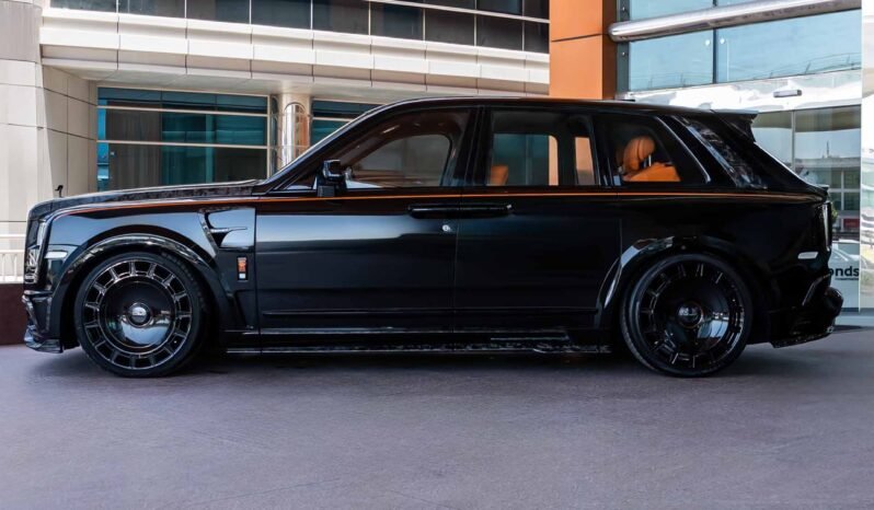 
								Rolls Royce Cullinan Mansory full									