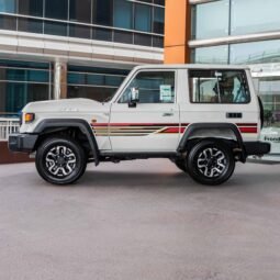 
										Toyota land cruiser LX V6 (4WD) full									
