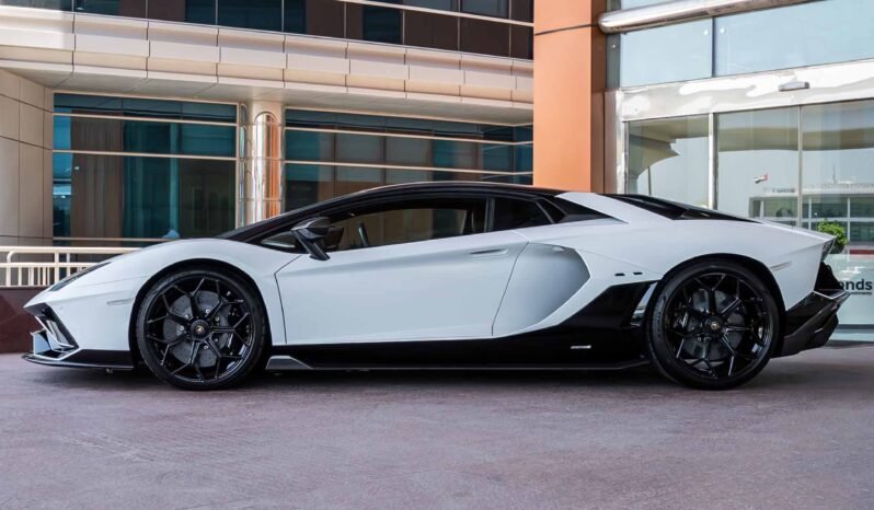 
								Lamborghini Aventador full									