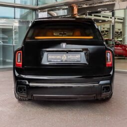 
										Rolls Royce Cullinan full									