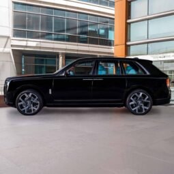 
										Rolls Royce Cullinan full									