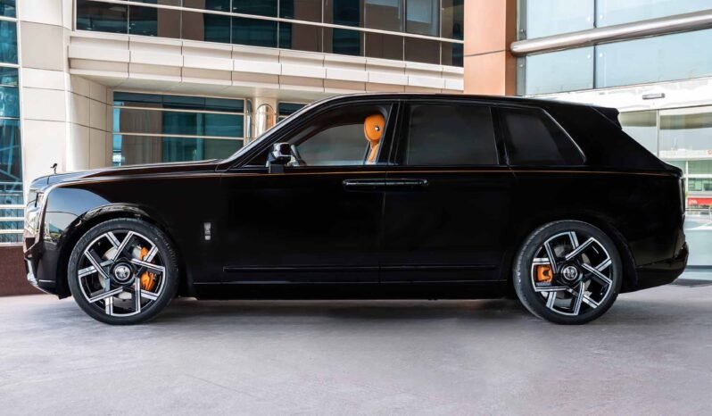 
								Rolls Royce Cullinan full									