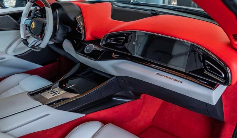 
								Ferrari Purosangue full									