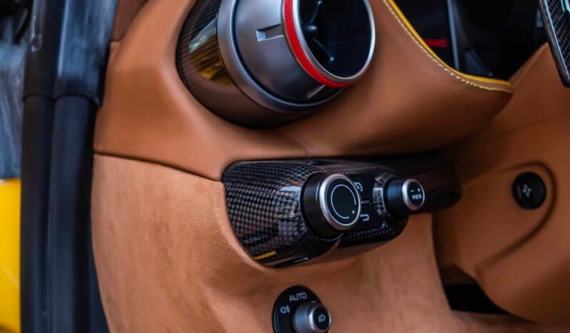 
								Ferrari 812 Superfast full									