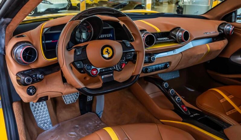 
								Ferrari 812 Superfast full									