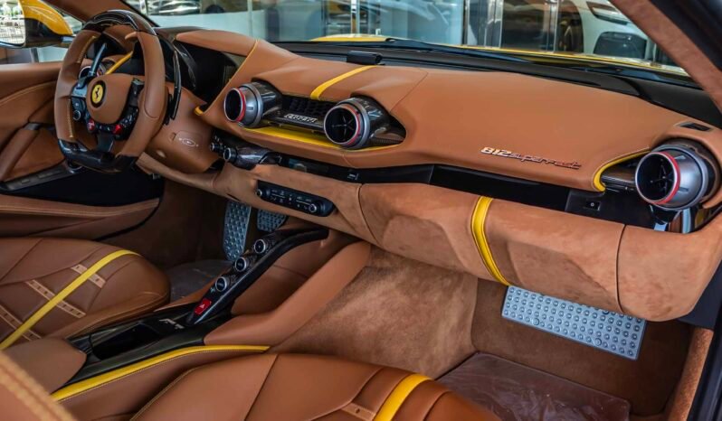 
								Ferrari 812 Superfast full									
