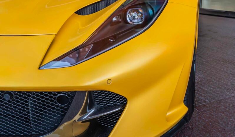 
								Ferrari 812 Superfast full									