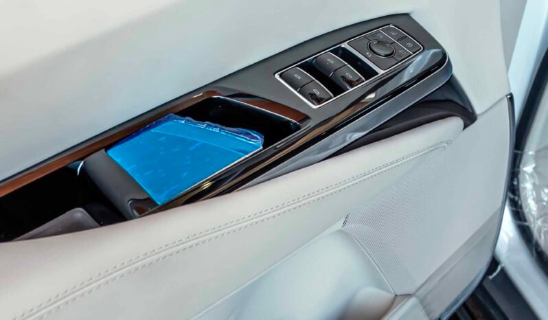 
								Cadillac Escalade full									