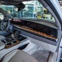 
										Cadillac Escalade full									