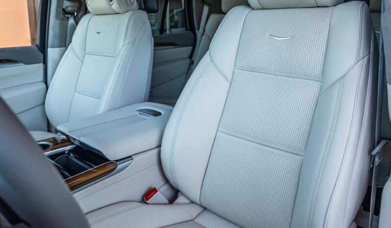 
								Cadillac Escalade full									