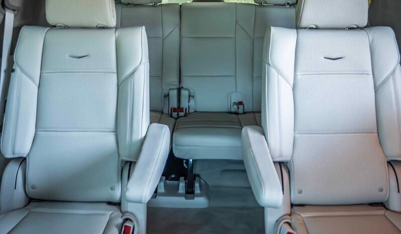 
								Cadillac Escalade full									