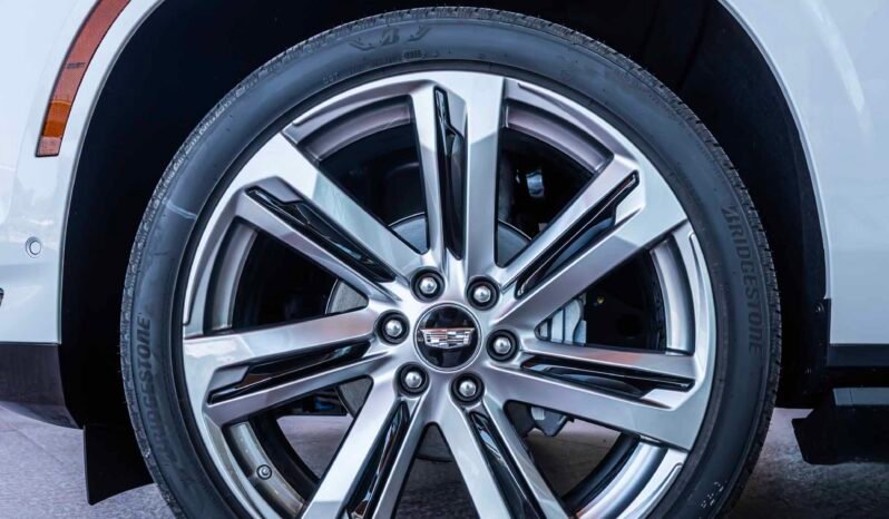 
								Cadillac Escalade full									
