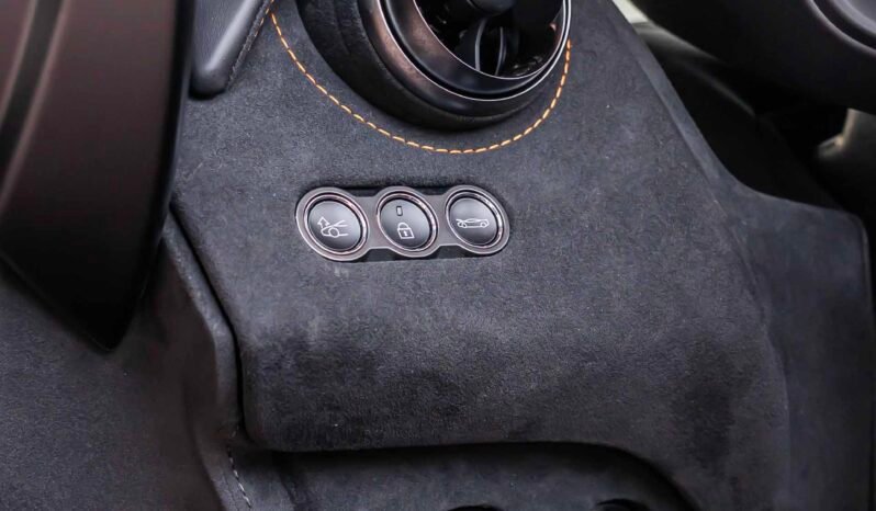 
								Mclaren 750s full									