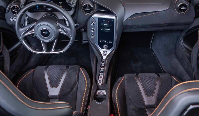 
								Mclaren 750s full									