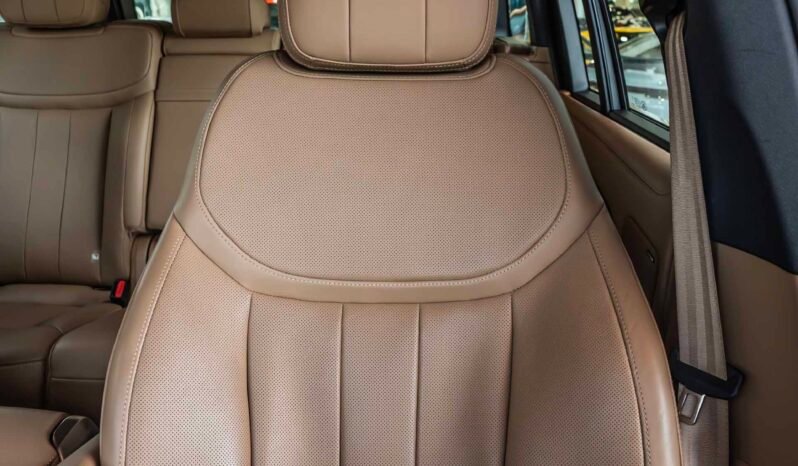 
								Range Rover full									