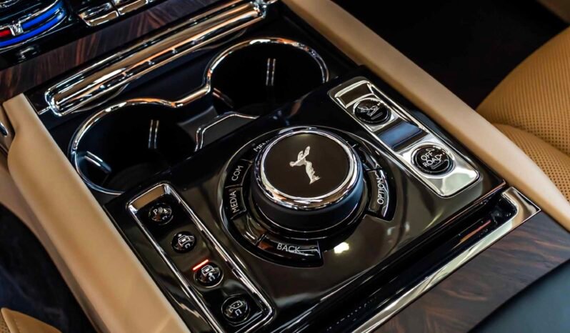 
								Rolls Royce Cullinan Keyvany full									