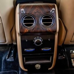 
										Rolls Royce Cullinan Keyvany full									