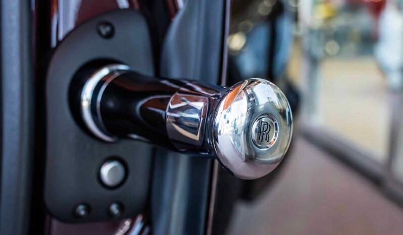 
								Rolls Royce Cullinan Keyvany full									