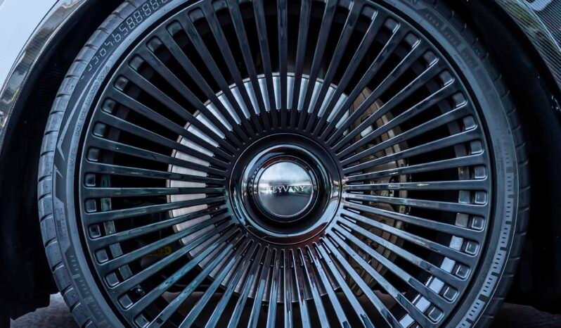 
								Rolls Royce Cullinan Keyvany full									