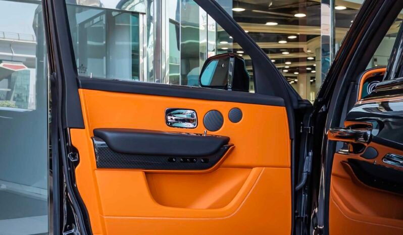 
								Rolls Royce Cullinan full									