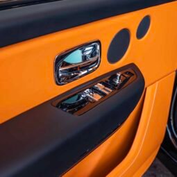 
										Rolls Royce Cullinan full									