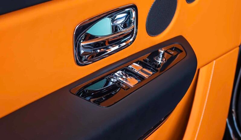 
								Rolls Royce Cullinan full									
