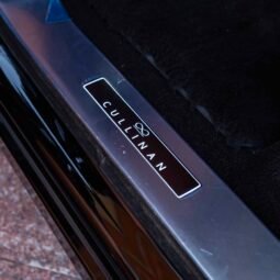 
										Rolls Royce Cullinan full									