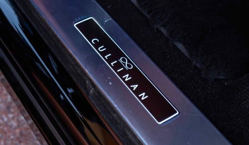 
								Rolls Royce Cullinan full									