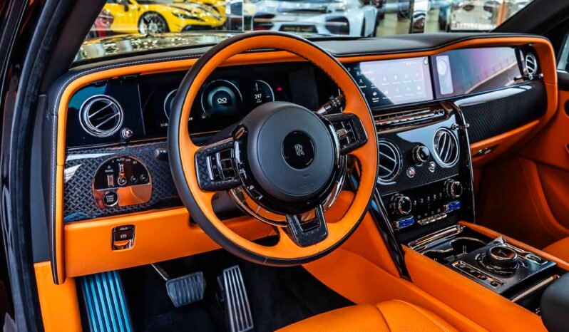 
								Rolls Royce Cullinan full									