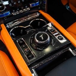 
										Rolls Royce Cullinan full									