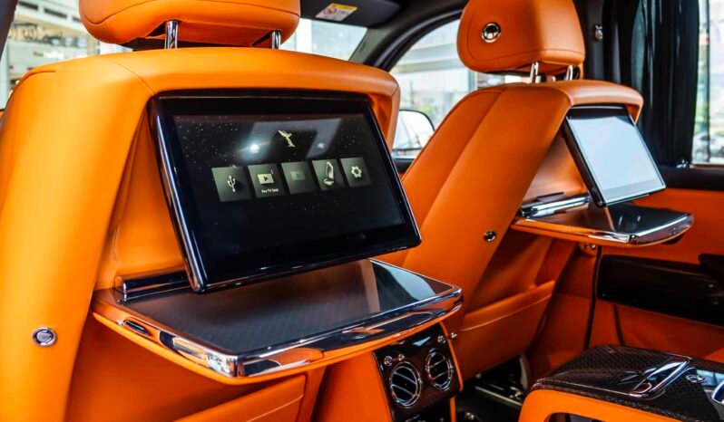 
								Rolls Royce Cullinan full									