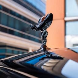 
										Rolls Royce Cullinan full									
