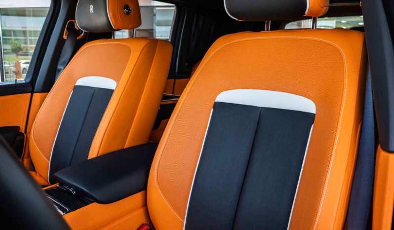 
								Rolls Royce Cullinan full									