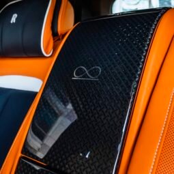 
										Rolls Royce Cullinan full									