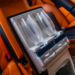 
										Rolls Royce Cullinan full									