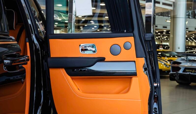 
								Rolls Royce Cullinan full									